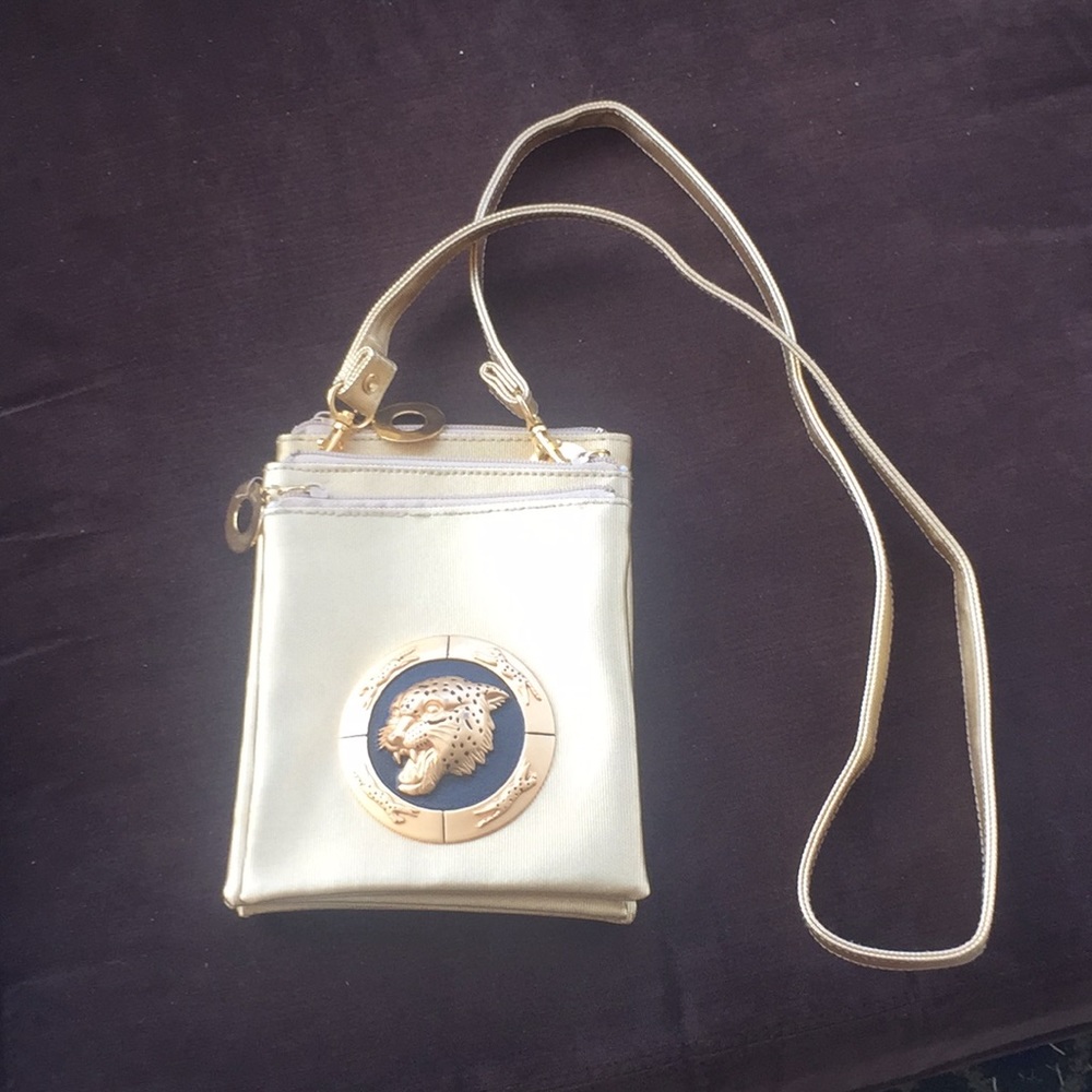 I SELLING A BAG
